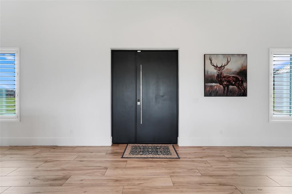 Activo con contrato: $970,000 (3 camas, 2 baños, 3132 Pies cuadrados)