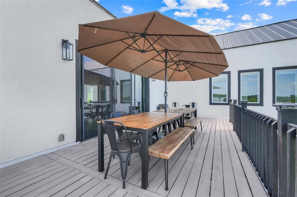 Activo con contrato: $970,000 (3 camas, 2 baños, 3132 Pies cuadrados)