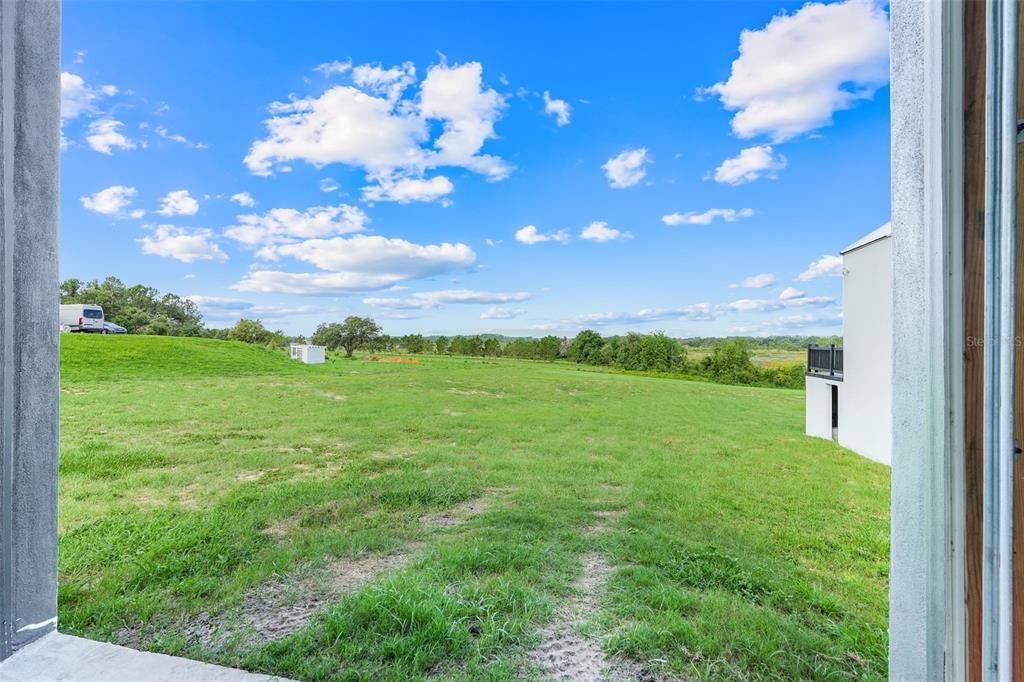 Activo con contrato: $970,000 (3 camas, 2 baños, 3132 Pies cuadrados)