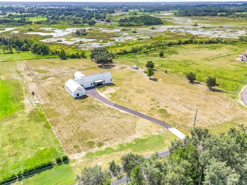 Activo con contrato: $970,000 (3 camas, 2 baños, 3132 Pies cuadrados)