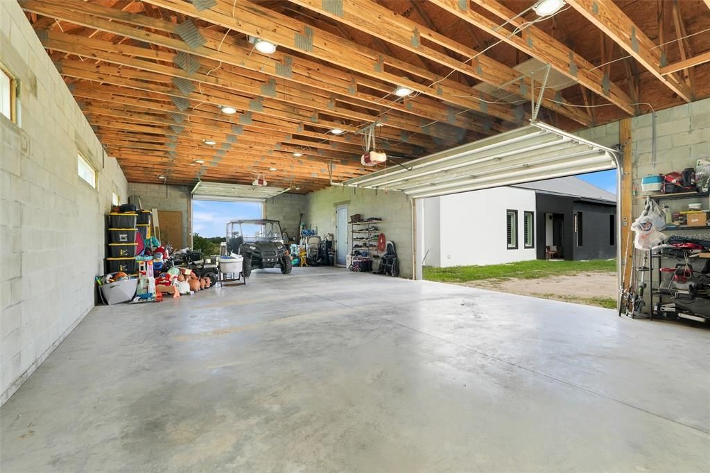 Activo con contrato: $970,000 (3 camas, 2 baños, 3132 Pies cuadrados)