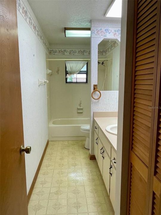 待售: $245,000 (3 贝兹, 2 浴室, 1840 平方英尺)