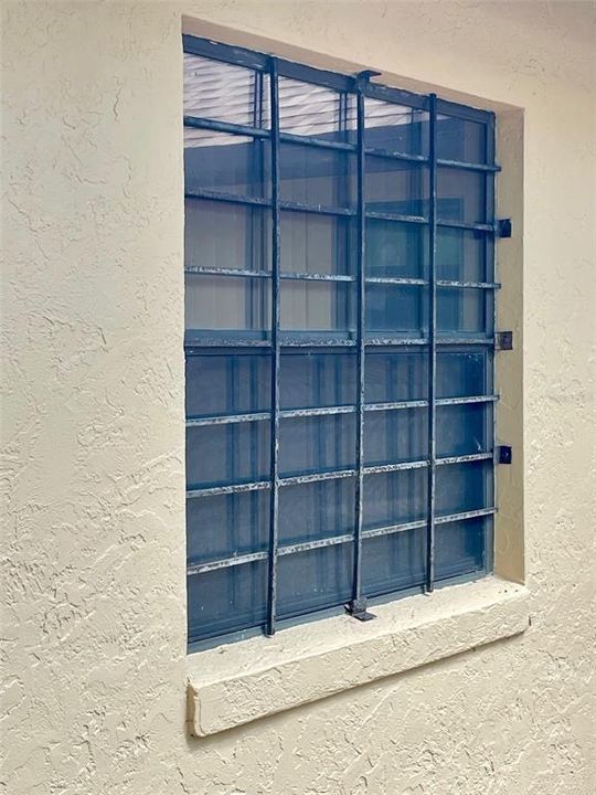 待售: $245,000 (3 贝兹, 2 浴室, 1840 平方英尺)