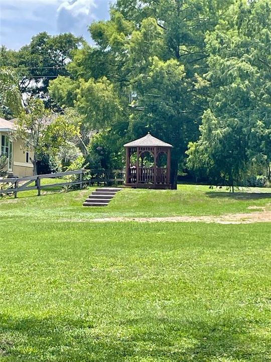 待售: $245,000 (3 贝兹, 2 浴室, 1840 平方英尺)