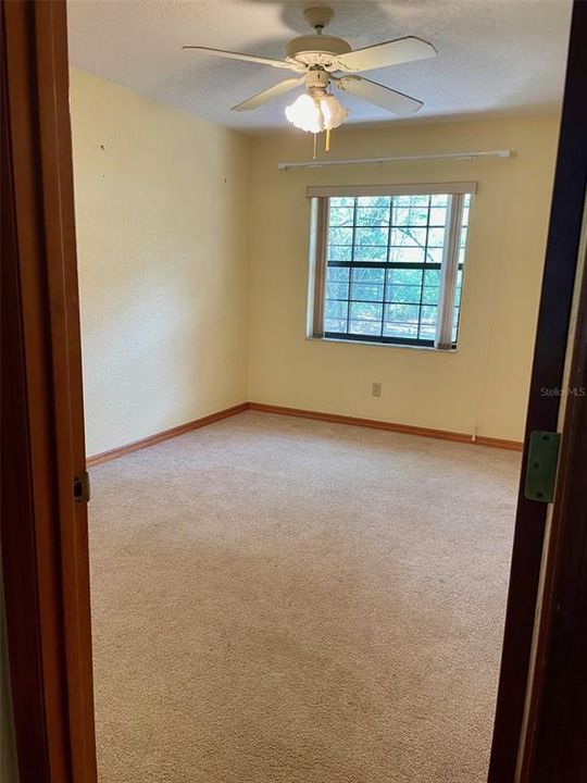 待售: $245,000 (3 贝兹, 2 浴室, 1840 平方英尺)