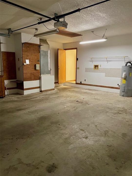 待售: $245,000 (3 贝兹, 2 浴室, 1840 平方英尺)