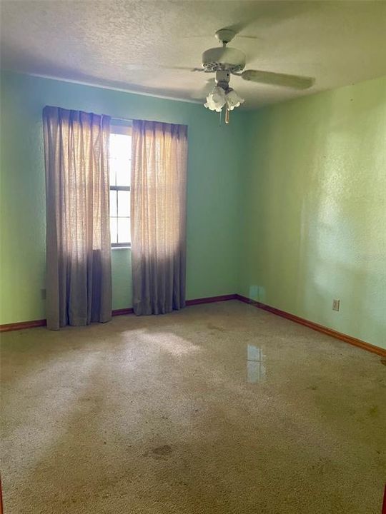 待售: $245,000 (3 贝兹, 2 浴室, 1840 平方英尺)