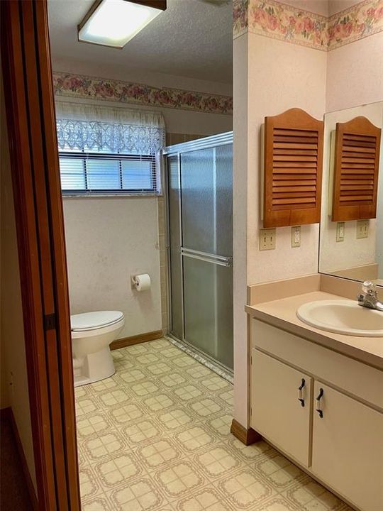 待售: $245,000 (3 贝兹, 2 浴室, 1840 平方英尺)