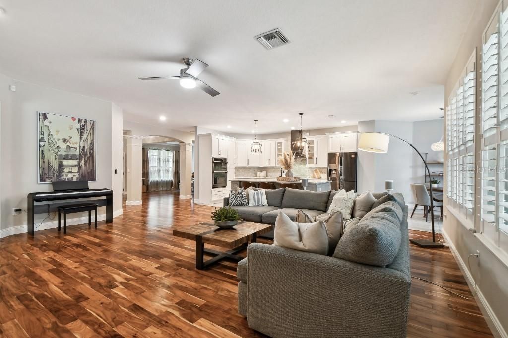 На продажу: $739,000 (4 спален, 3 ванн, 2884 Квадратных фут)