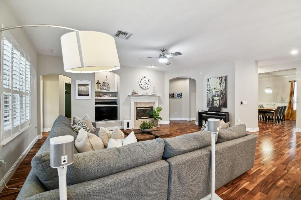 На продажу: $739,000 (4 спален, 3 ванн, 2884 Квадратных фут)