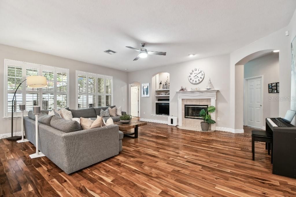 На продажу: $739,000 (4 спален, 3 ванн, 2884 Квадратных фут)