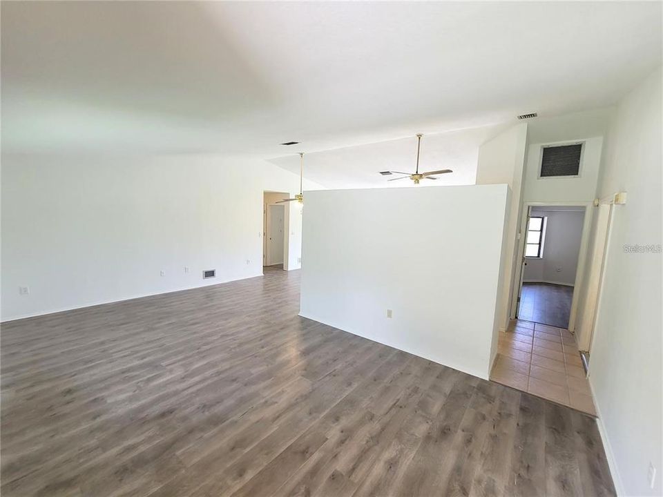 Active With Contract: $1,575 (3 beds, 2 baths, 1510 Square Feet)