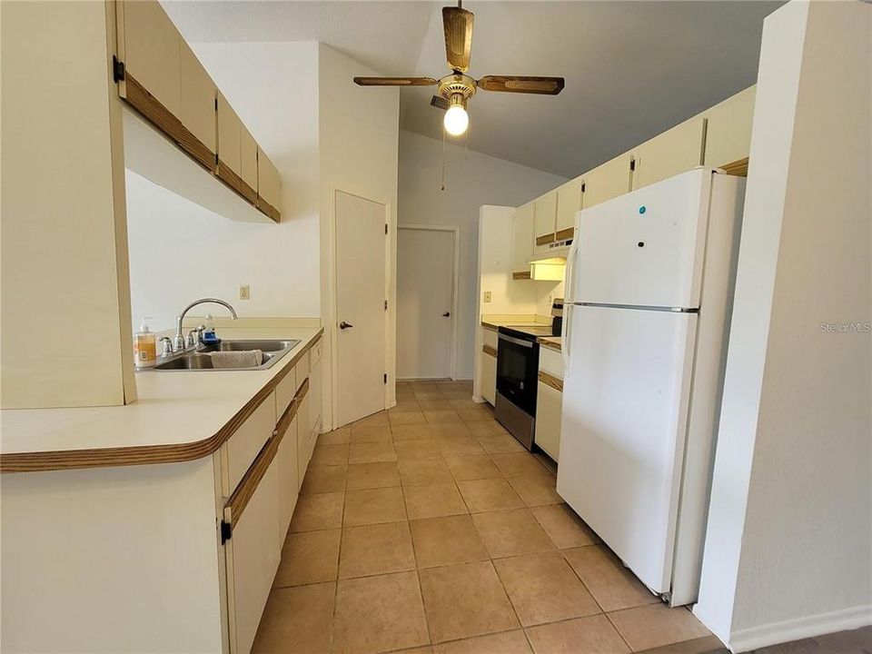 Active With Contract: $1,575 (3 beds, 2 baths, 1510 Square Feet)