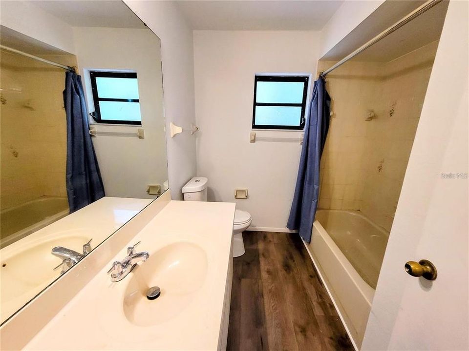 Active With Contract: $1,575 (3 beds, 2 baths, 1510 Square Feet)