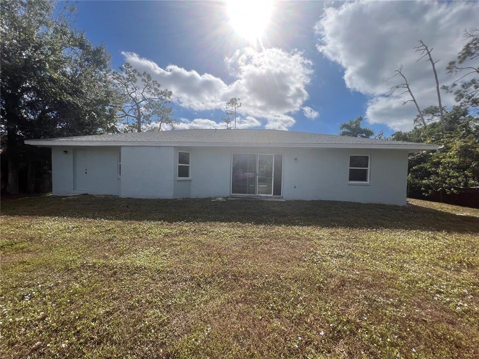 Active With Contract: $1,575 (3 beds, 2 baths, 1510 Square Feet)