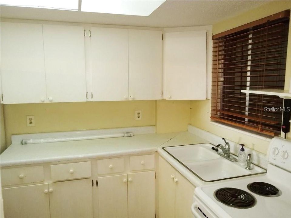 В аренду: $1,300 (1 спален, 1 ванн, 768 Квадратных фут)