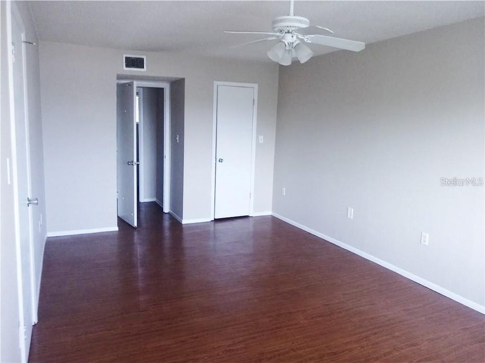 В аренду: $1,300 (1 спален, 1 ванн, 768 Квадратных фут)