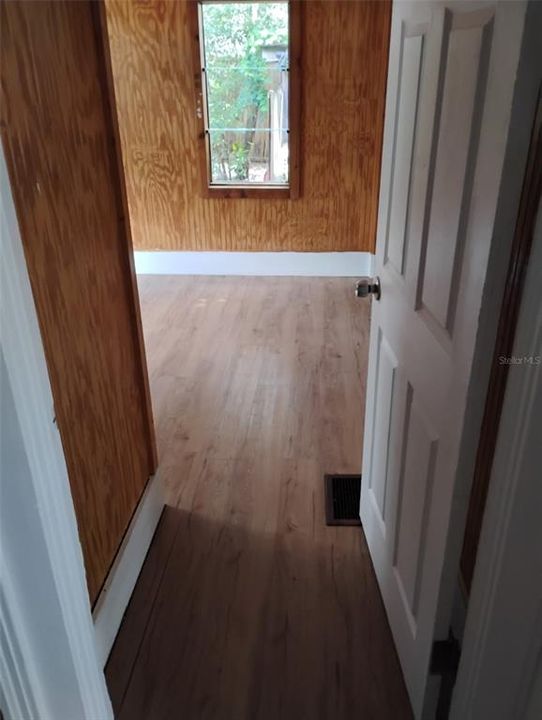 Active With Contract: $165,000 (3 beds, 2 baths, 1616 Square Feet)