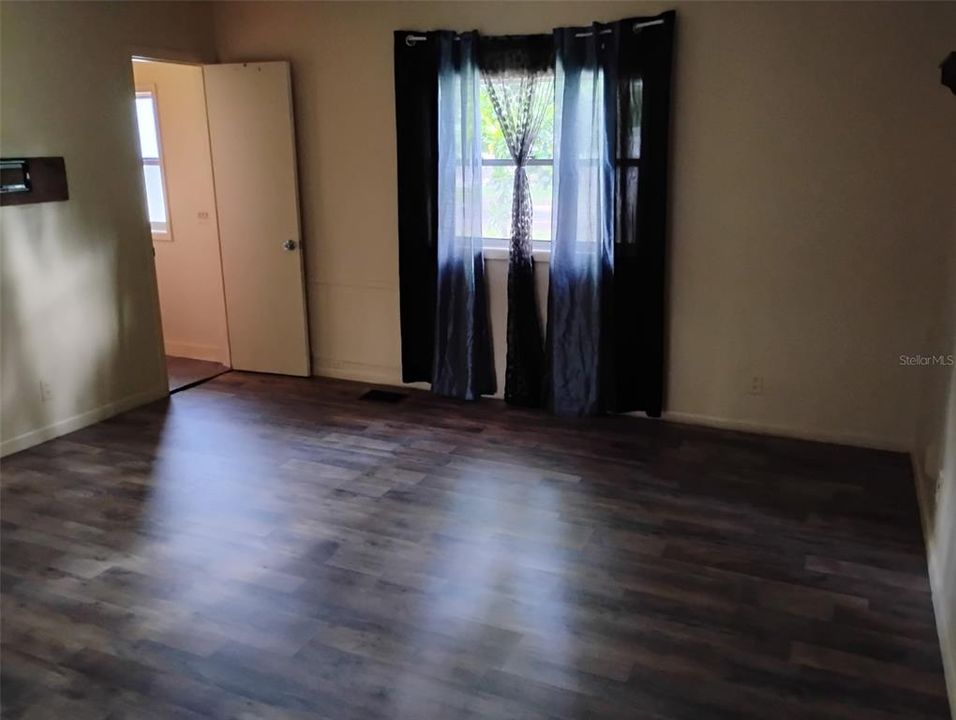 Active With Contract: $165,000 (3 beds, 2 baths, 1616 Square Feet)