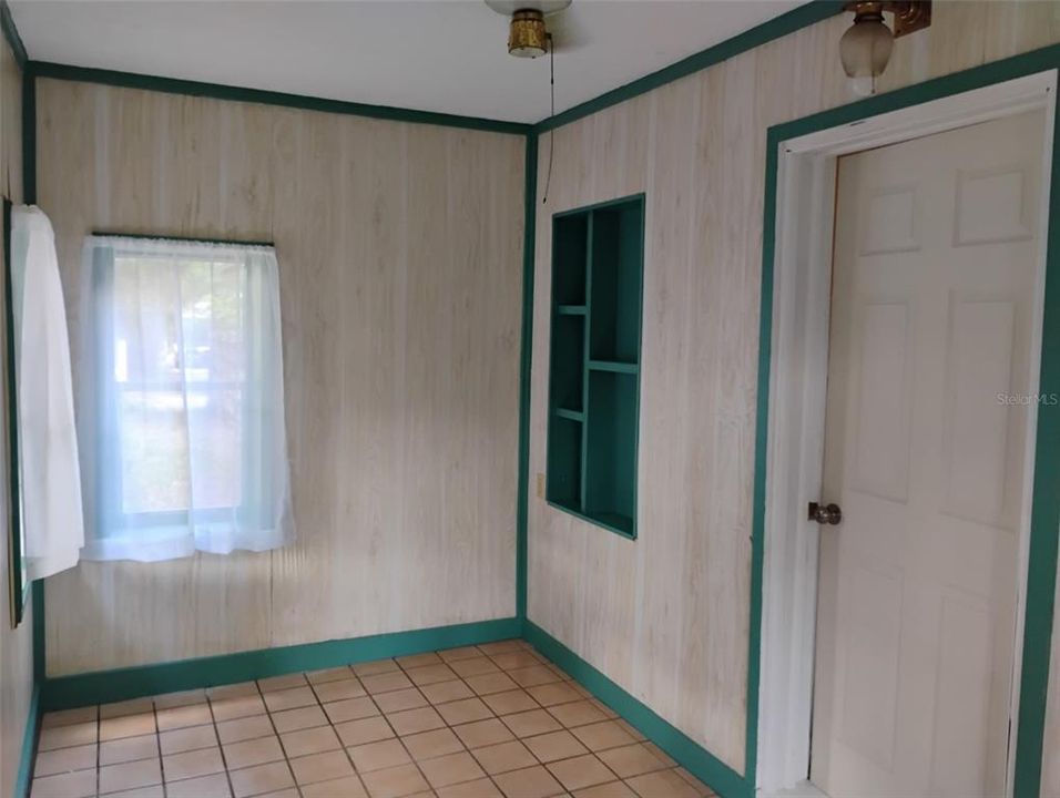 Active With Contract: $165,000 (3 beds, 2 baths, 1616 Square Feet)