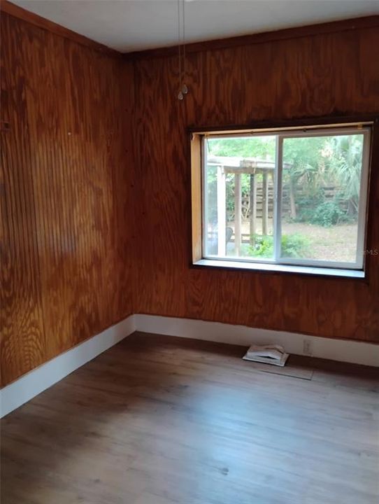 Active With Contract: $165,000 (3 beds, 2 baths, 1616 Square Feet)