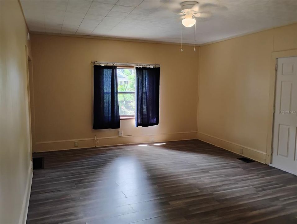 Active With Contract: $165,000 (3 beds, 2 baths, 1616 Square Feet)