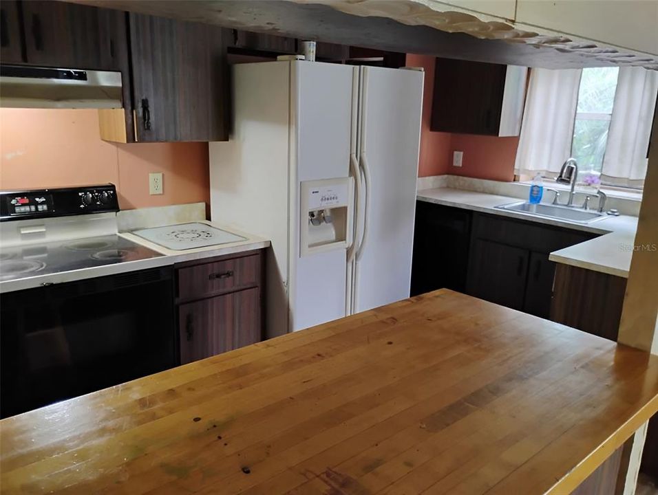 Active With Contract: $165,000 (3 beds, 2 baths, 1616 Square Feet)