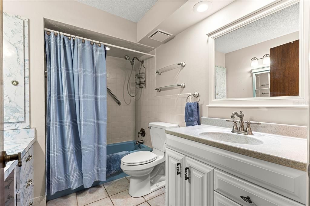 For Sale: $610,000 (3 beds, 2 baths, 2199 Square Feet)