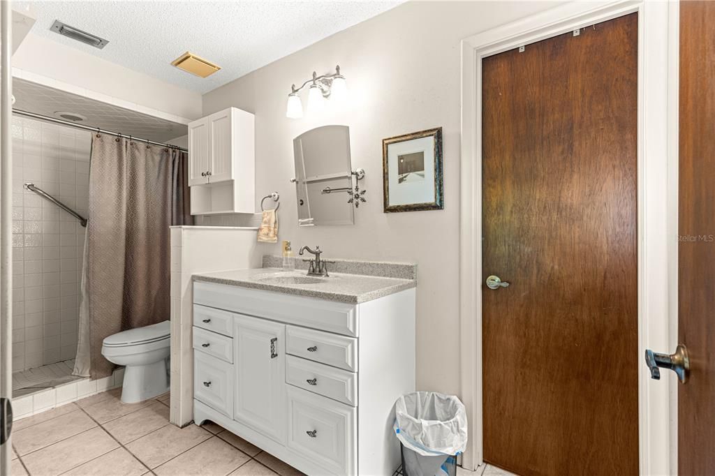 For Sale: $610,000 (3 beds, 2 baths, 2199 Square Feet)