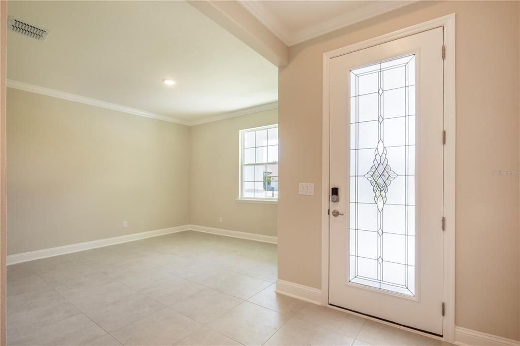 Под контрактом: $559,900 (4 спален, 3 ванн, 3130 Квадратных фут)