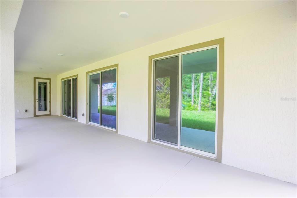 Под контрактом: $559,900 (4 спален, 3 ванн, 3130 Квадратных фут)