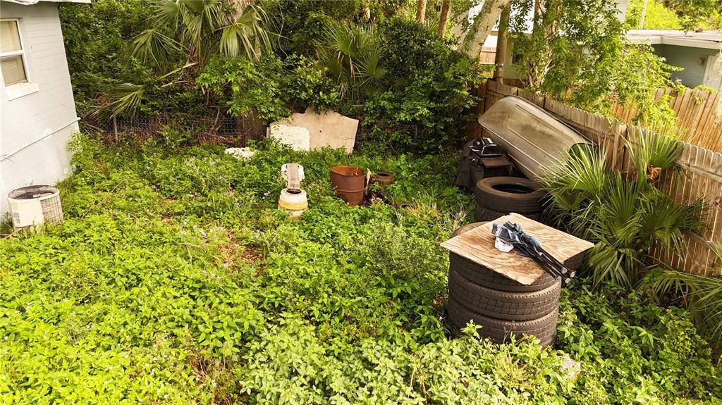 Под контрактом: $210,000 (3 спален, 1 ванн, 1120 Квадратных фут)