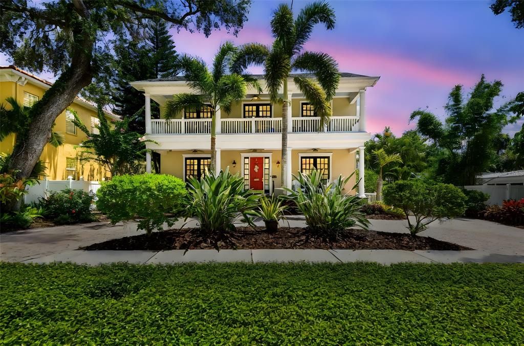 Vendido Recientemente: $1,699,000 (4 camas, 4 baños, 3218 Pies cuadrados)