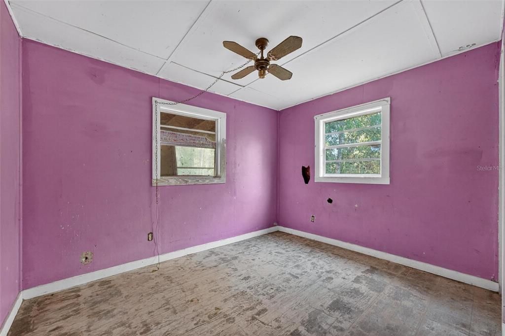 待售: $225,000 (2 贝兹, 1 浴室, 908 平方英尺)