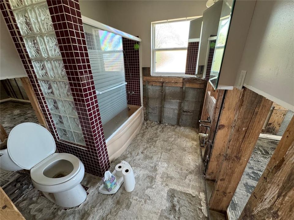 For Sale: $1,300,000 (0.28 acres)