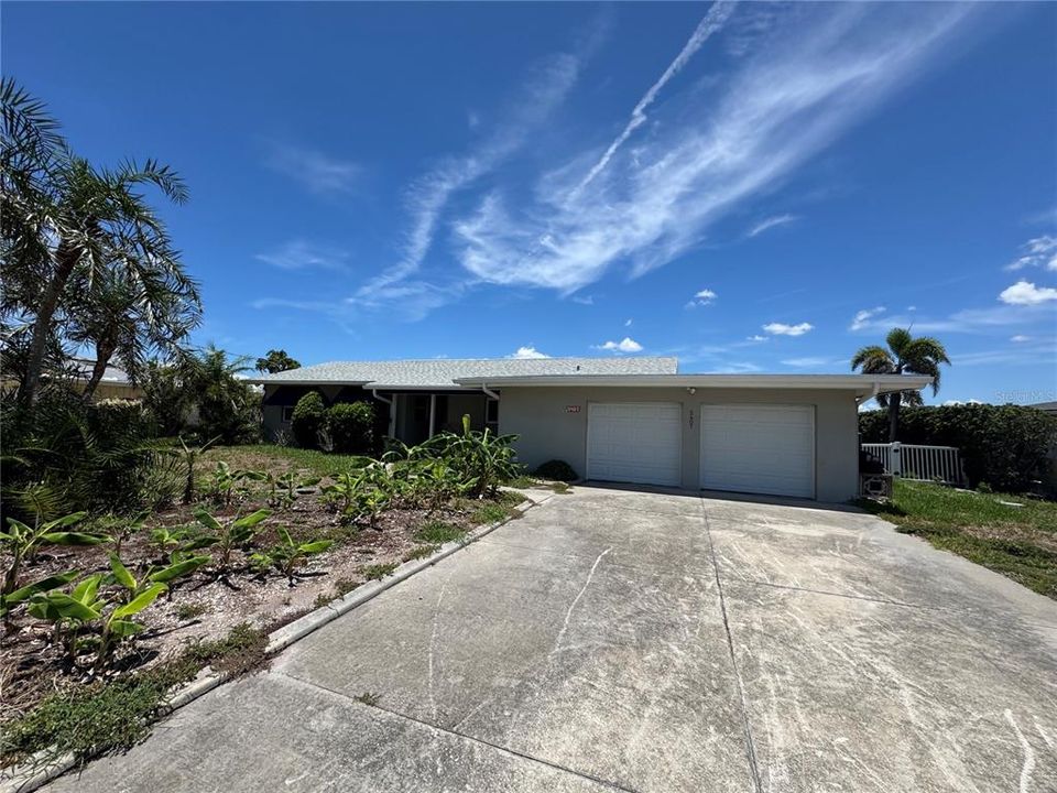 For Sale: $1,300,000 (0.28 acres)