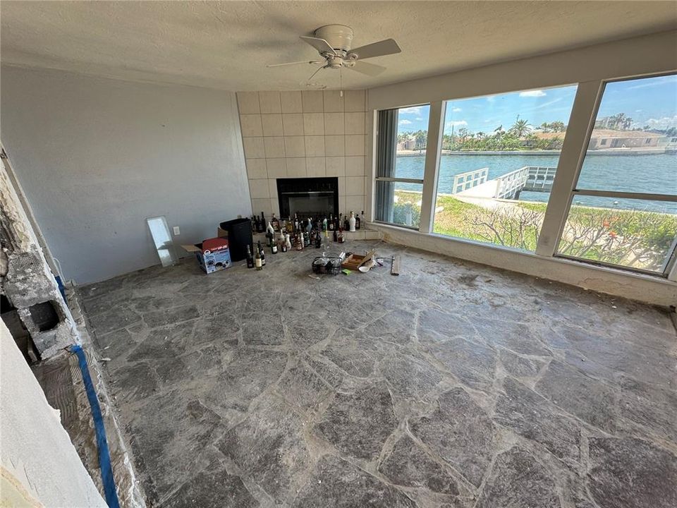 For Sale: $1,300,000 (0.28 acres)