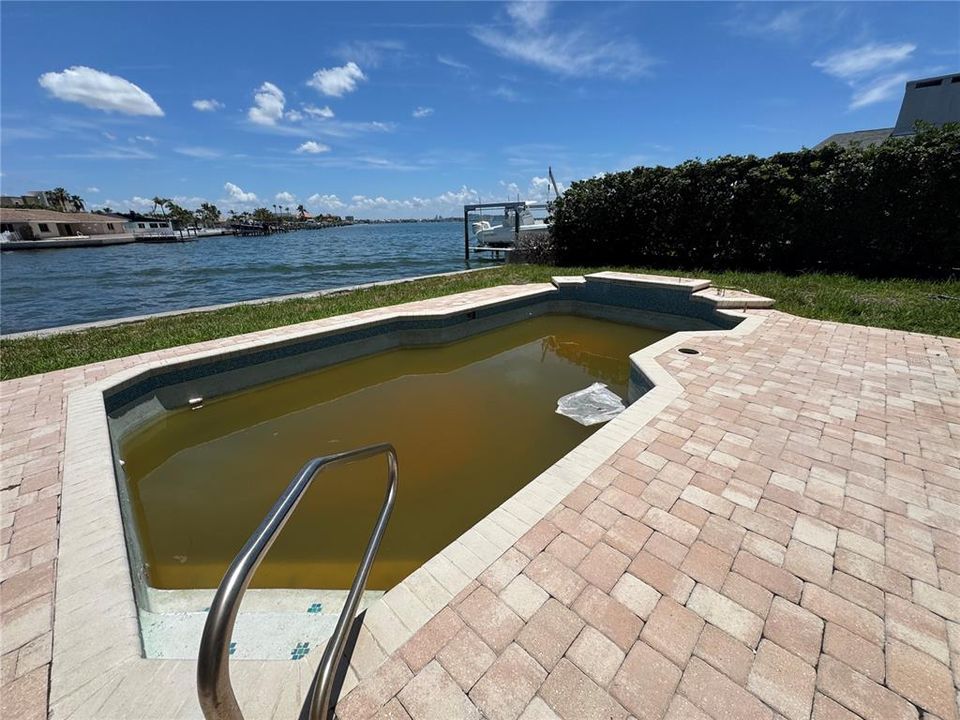 For Sale: $1,300,000 (0.28 acres)