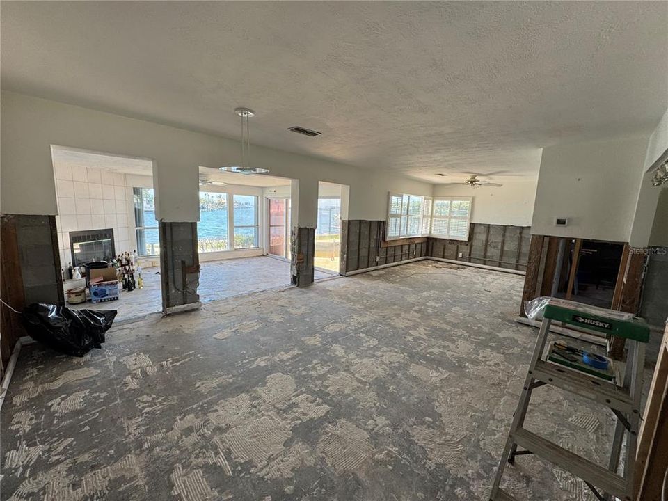 For Sale: $1,300,000 (0.28 acres)