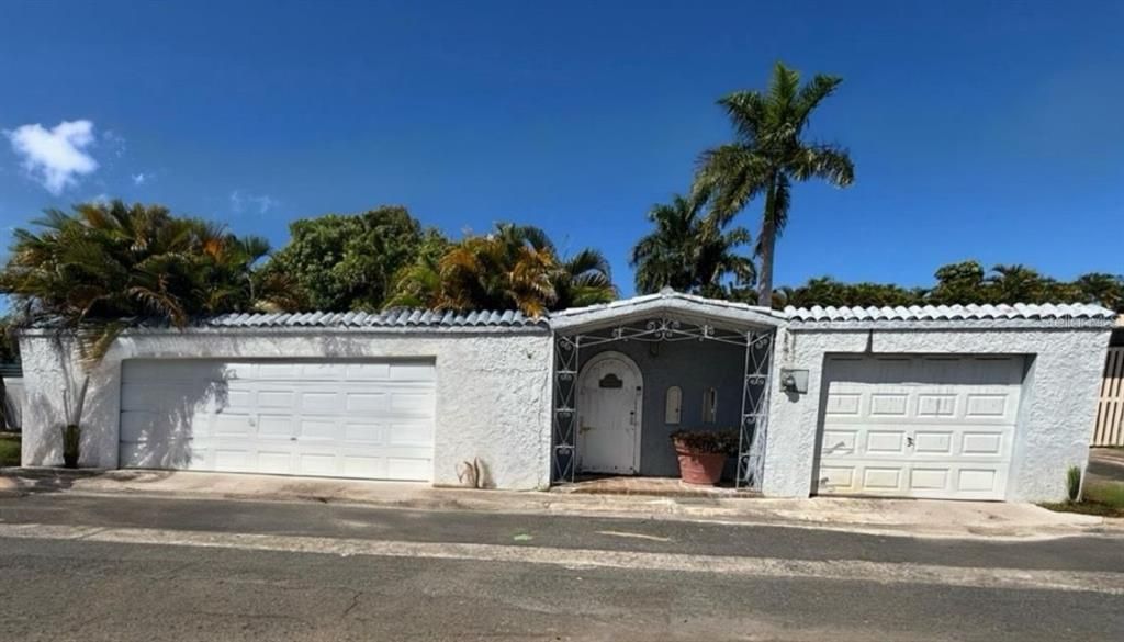 Vendido Recientemente: $175,000 (5 camas, 3 baños, 2802 Pies cuadrados)