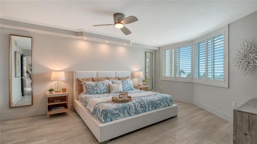 Под контрактом: $1,450,000 (2 спален, 2 ванн, 1498 Квадратных фут)