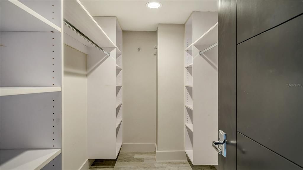 Под контрактом: $1,450,000 (2 спален, 2 ванн, 1498 Квадратных фут)