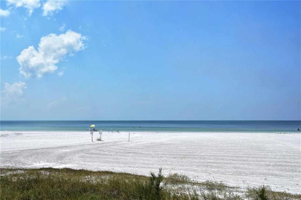 Под контрактом: $1,450,000 (2 спален, 2 ванн, 1498 Квадратных фут)