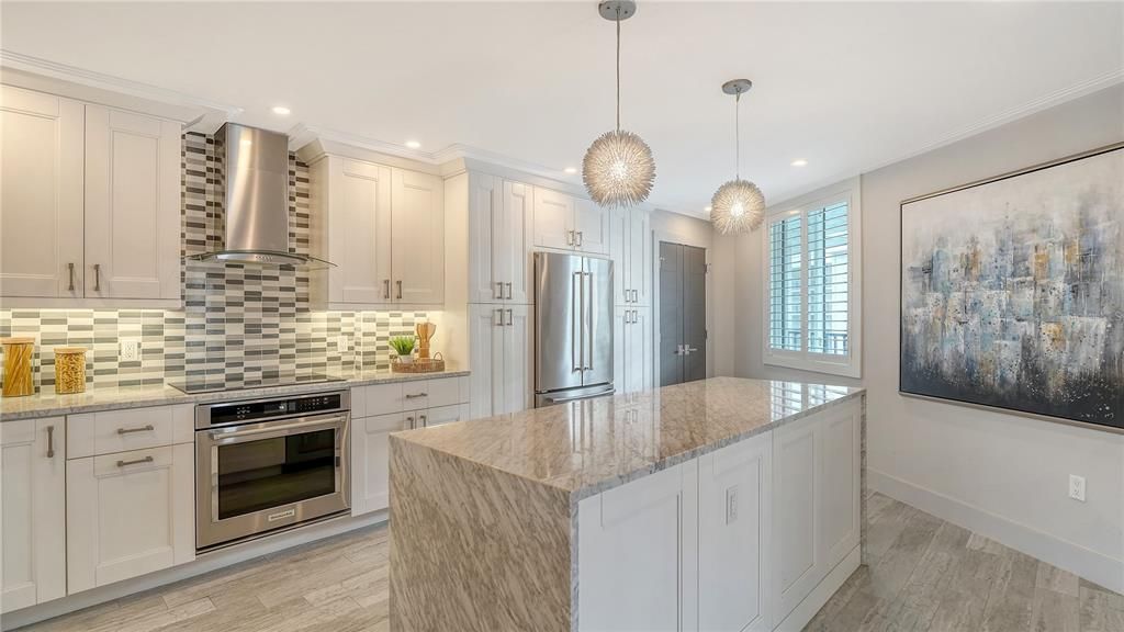 Под контрактом: $1,450,000 (2 спален, 2 ванн, 1498 Квадратных фут)