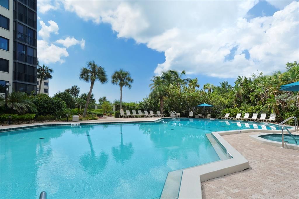 Под контрактом: $1,450,000 (2 спален, 2 ванн, 1498 Квадратных фут)