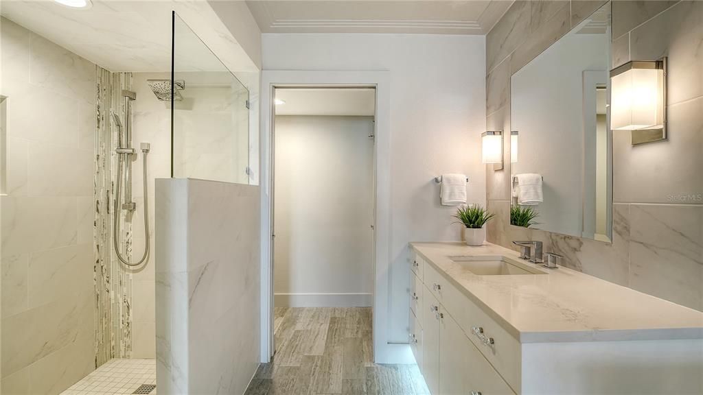 Под контрактом: $1,450,000 (2 спален, 2 ванн, 1498 Квадратных фут)