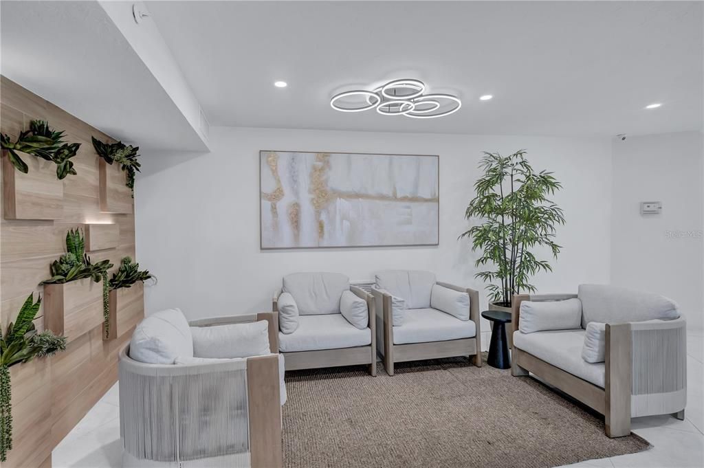 Под контрактом: $1,450,000 (2 спален, 2 ванн, 1498 Квадратных фут)