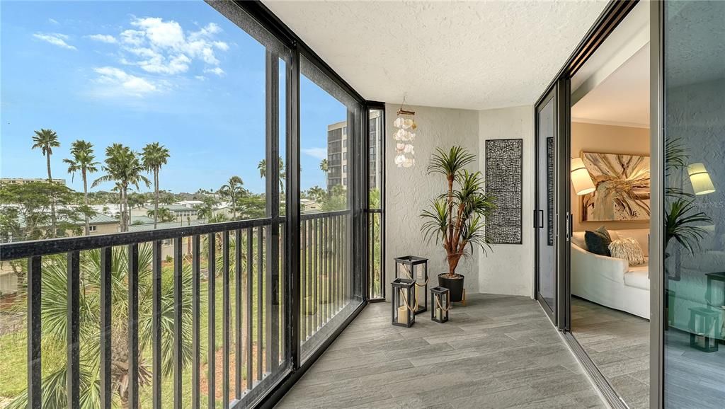 Под контрактом: $1,450,000 (2 спален, 2 ванн, 1498 Квадратных фут)