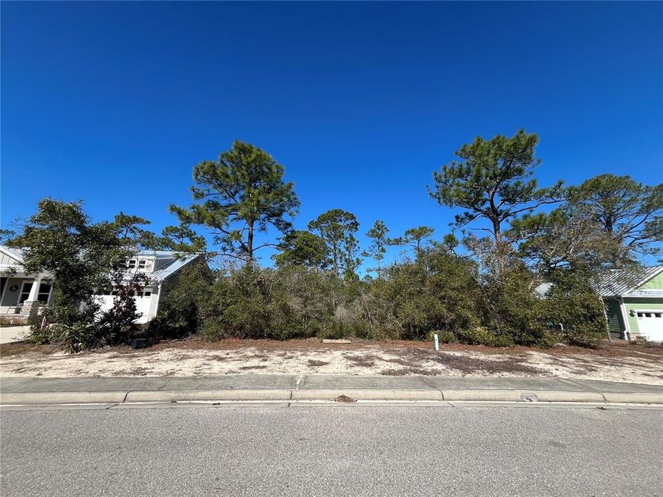 待售: $39,900 (0.23 acres)