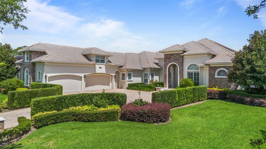 Под контрактом: $2,650,000 (5 спален, 6 ванн, 7621 Квадратных фут)